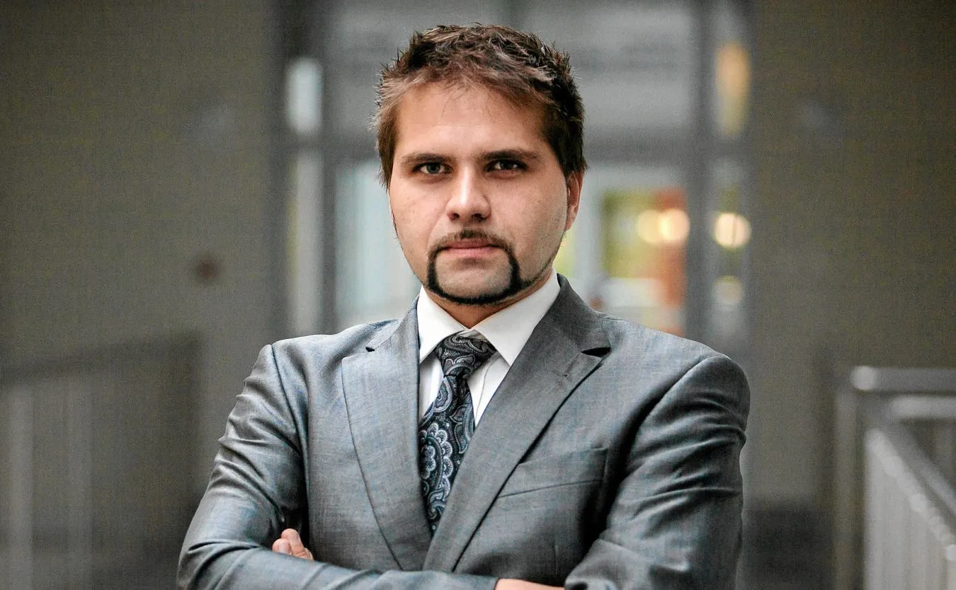 dr Krzysztof Pyrć