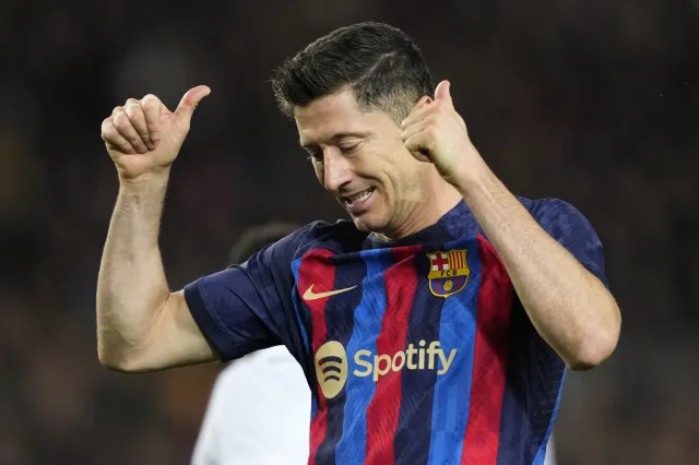 Hiszpańskie media biją w Lewandowskiego: Jest starym, emerytowanym zawodnikiem na Costa Brava…