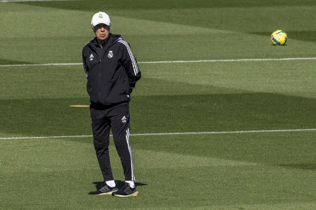 Carlo Ancelotti, Zinedine Zidane i Jose Mourinho w piłkarskiej radzie UEFA