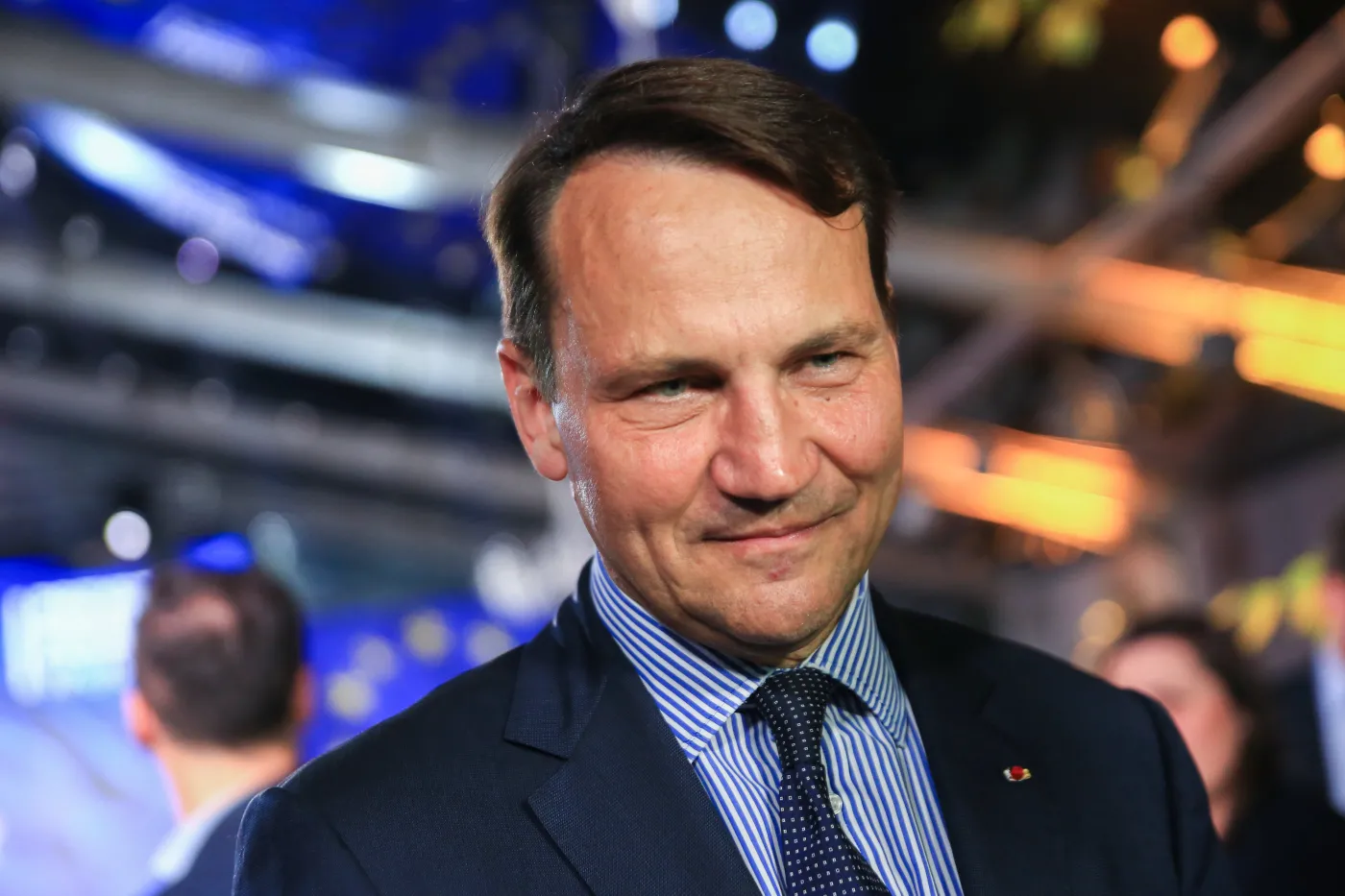 Radosław Sikorski zapytał sztuczną inteligencję o PiS. Co odpowiedziała?