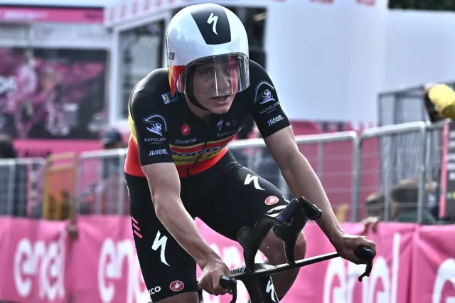 Evenepoel wygrał dziewiąty etap Giro d'Italia i odzyskał pozycję lidera
