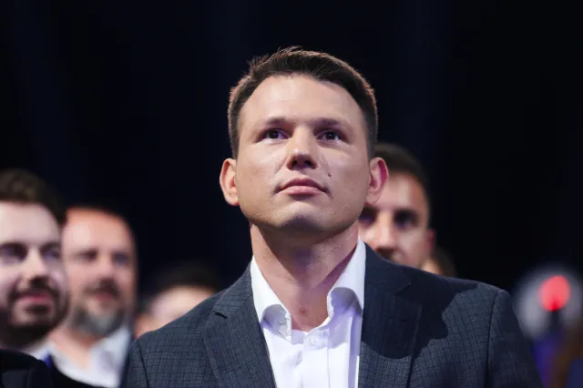 NOWY SONDAŻ: Konfederacja idzie jak burza