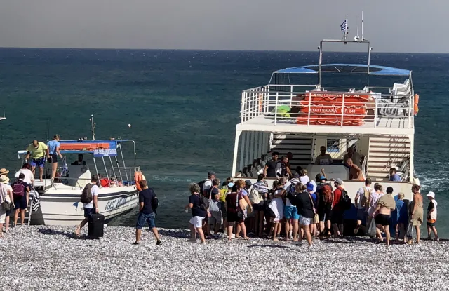 Pożary w Grecji. Setki osób ewakuowano z wyspy Rodos