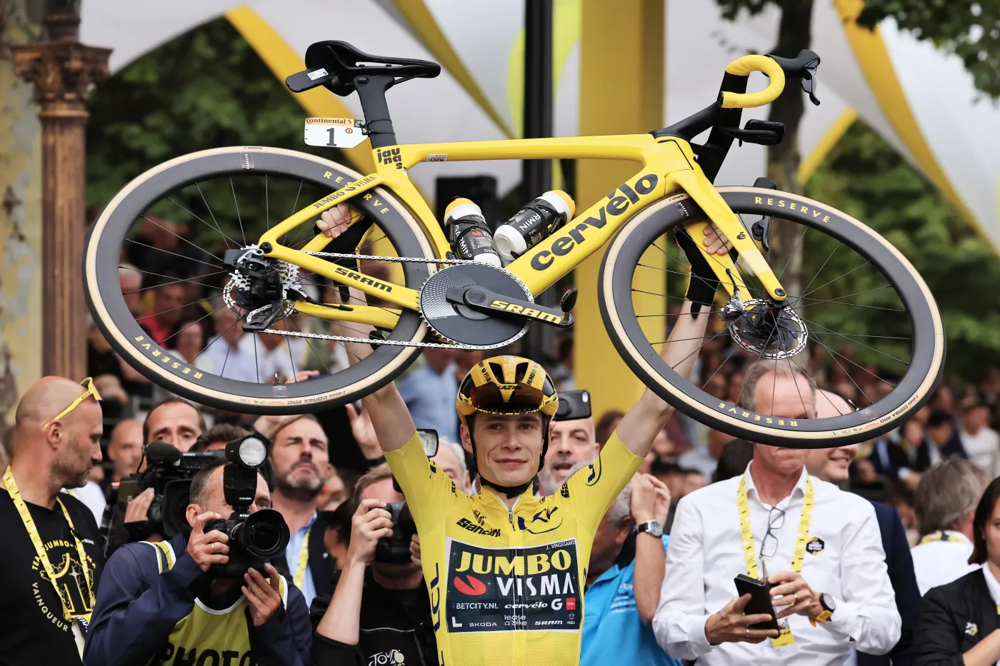 Jonas Vingegaard po raz drugi z rzędu wygrał Tour de France