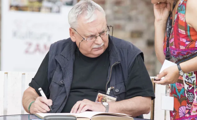 Książki Sapkowskiego, Cherezińskiej, Małeckiego i Myśliwskiego w kampanii "New Books from Poland"