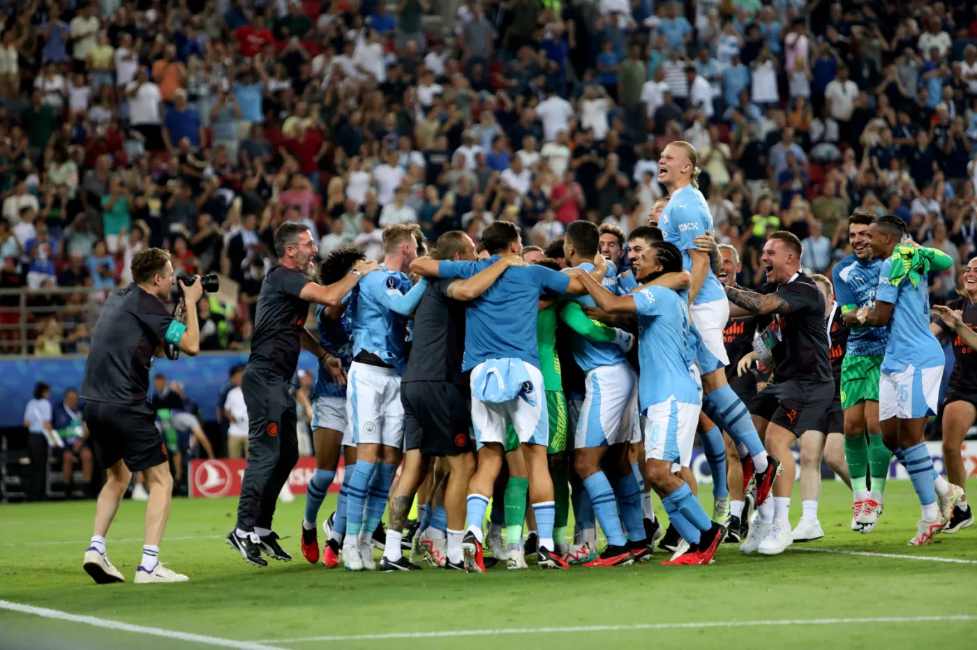 Piłkarski weekend w Europie. Ciekawe mecze drużyn z Manchesteru [ZAPOWIEDŹ]