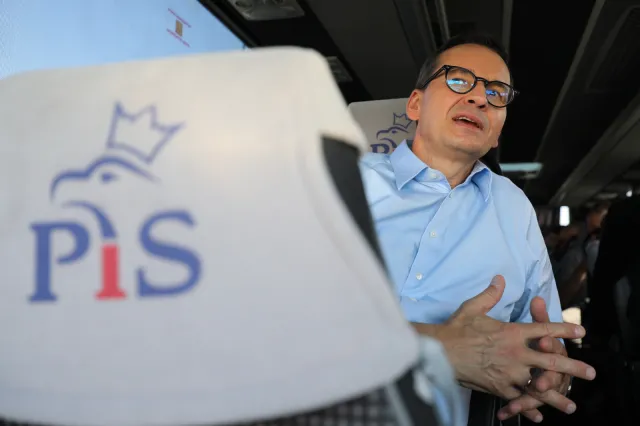 Morawiecki znów oburzony słowami Tuska. "Okupację i zabory nazwał..."