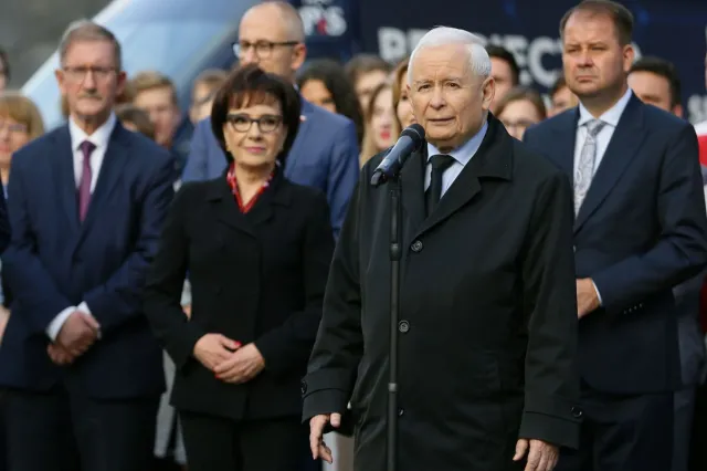WYBORY 2023. NOWY SONDAŻ. PiS wciąż na czele. Trzecia droga traci