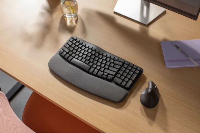 Logitech Wave Keys. To mogła być bardzo dobra klawiatura... [RECENZJA]