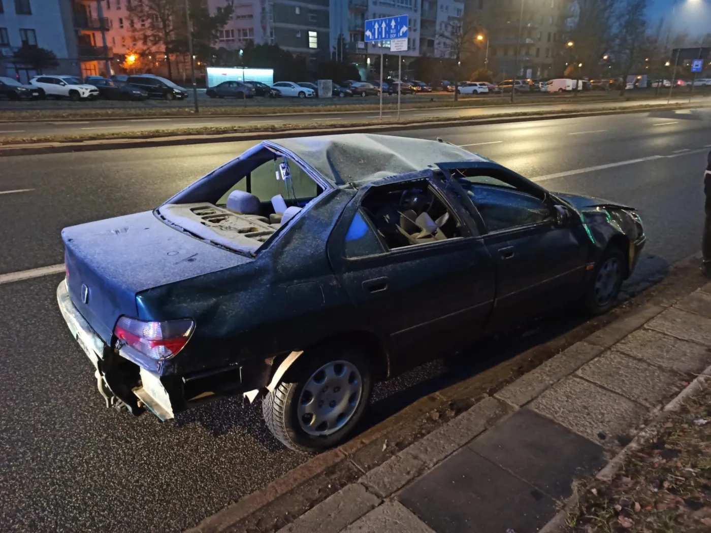 Rozbitym samochodem chciał jechać do Gruzji. Zostrał zatrzymany przez policję
