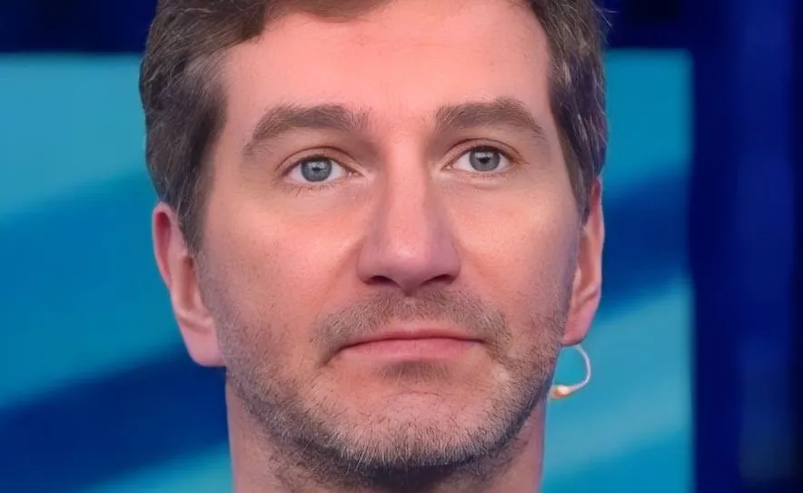 To on wzywał do "topienia i palenia ukraińskich dzieci". Zatruto byłego dyrektora rosyjskiej telewizji RT