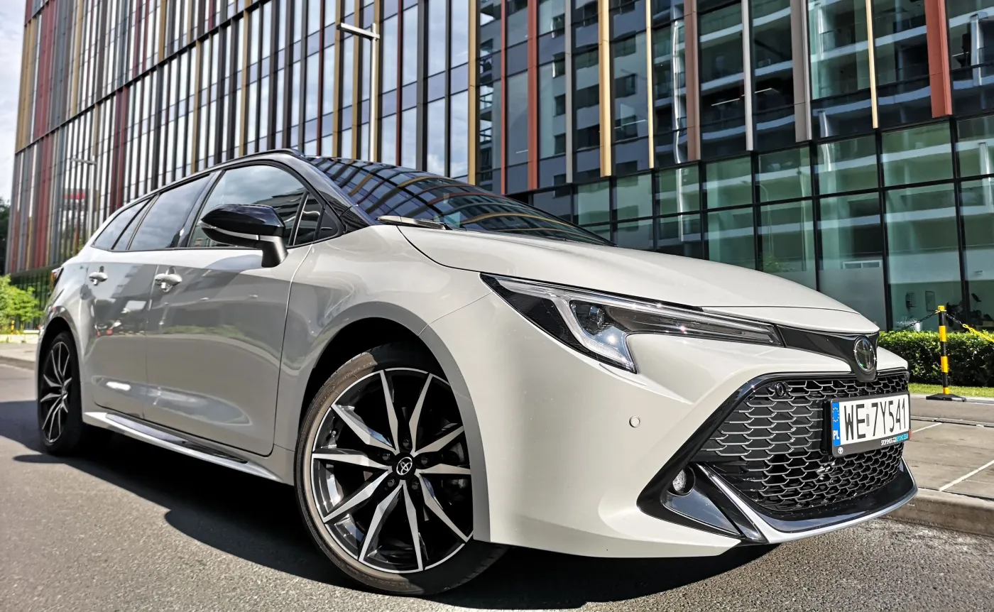 Toyota Corolla TS kombi 2.0