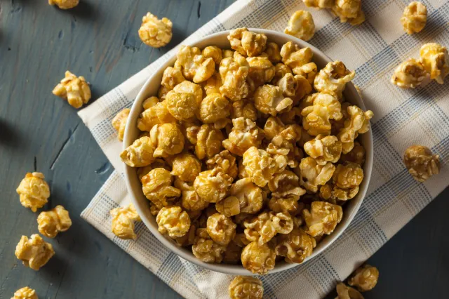Jak zrobić popcorn karmelowy? Sprawdzony przepis od Gordona Ramsaya