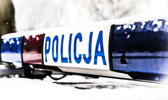 Pajęczno. Senior zaatakował ratownika medycznego. Rzucił się na niego z nożem