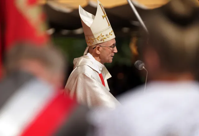 Ten skandal wstrząsnął Dąbrową Górniczą. Abp Galbas przeprasza