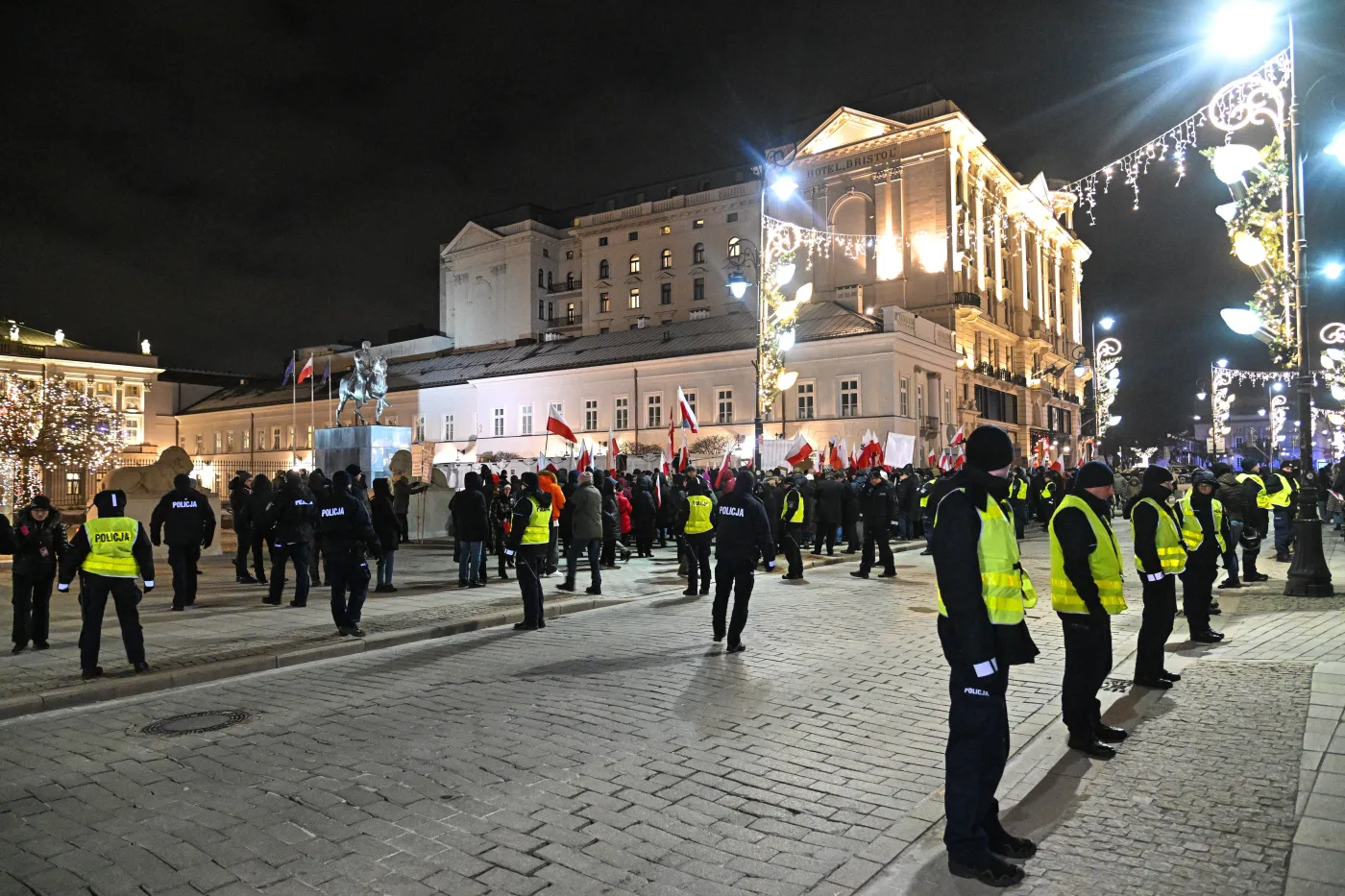 Potężne utrudnienia w Warszawie. Marsz 11 stycznia: Trasa, objazdy, zamknięcia ulic