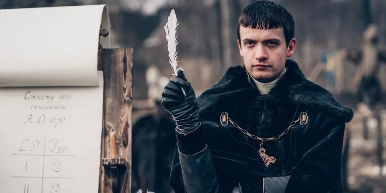 Wciela się w postać ojca Jakuba z serialu "1670". Dostaje prośby o... błogosławieństwo