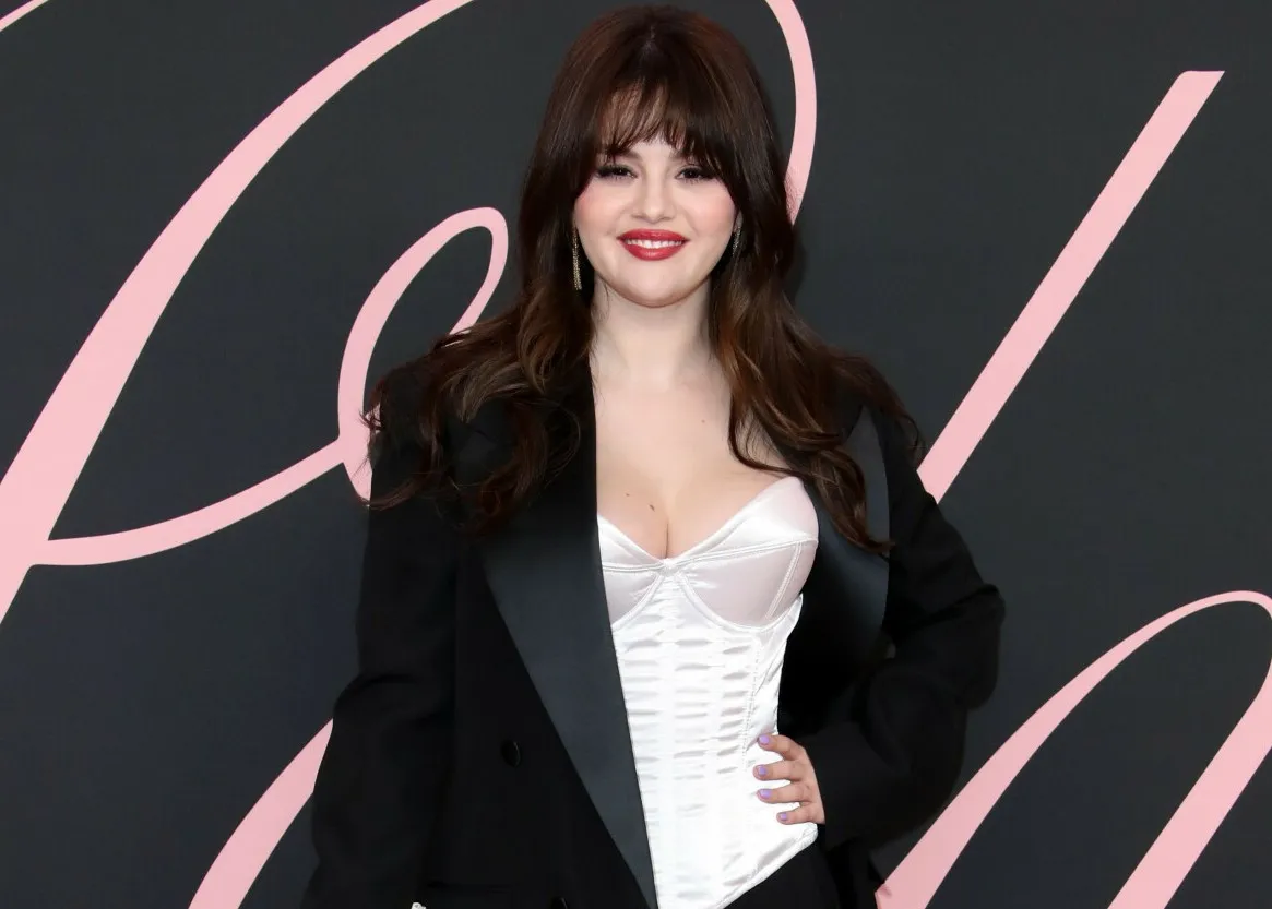 Selena Gomez w najmodniejszej fryzurze sezonu