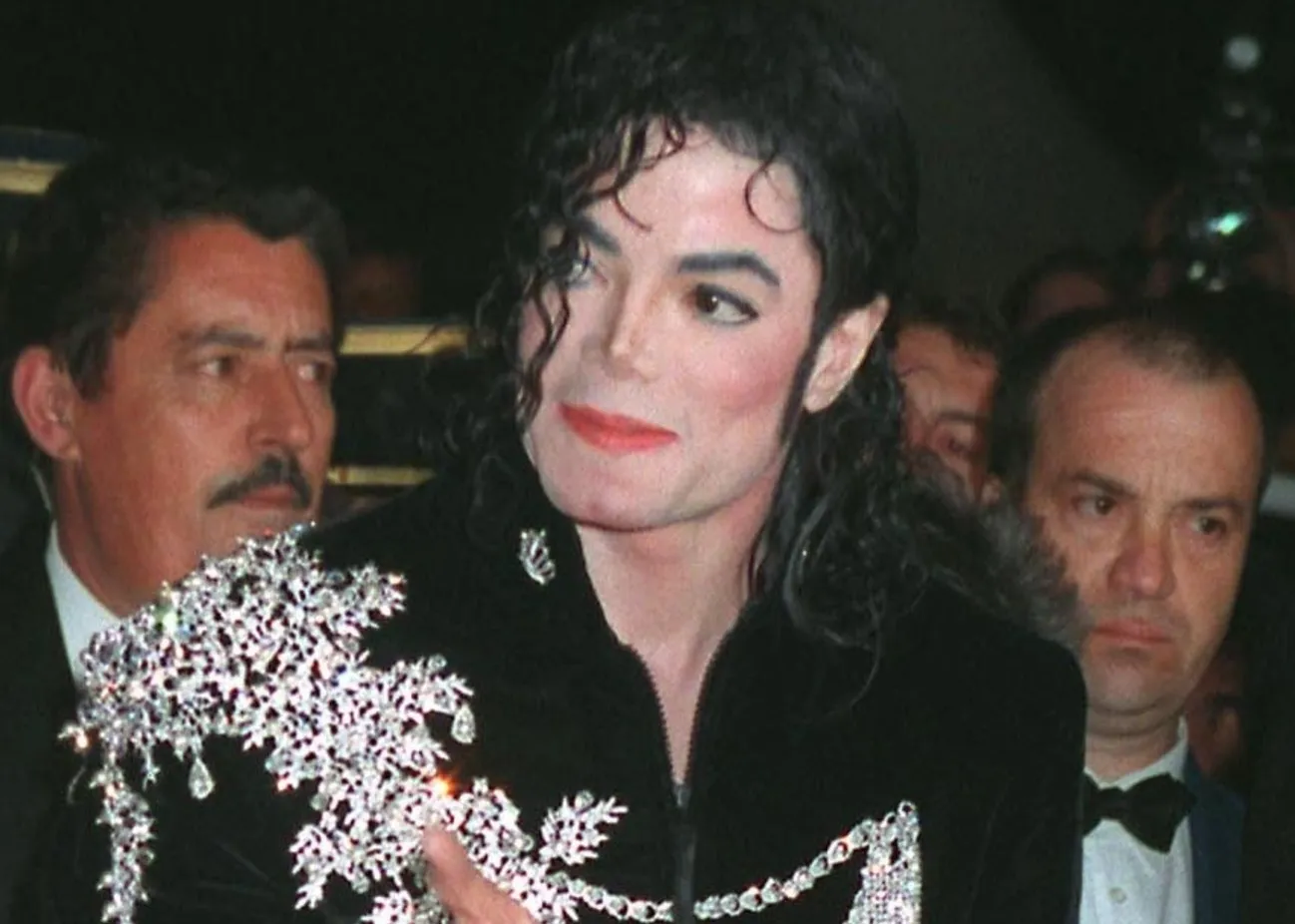 7607789-michael-jackson.jpg
