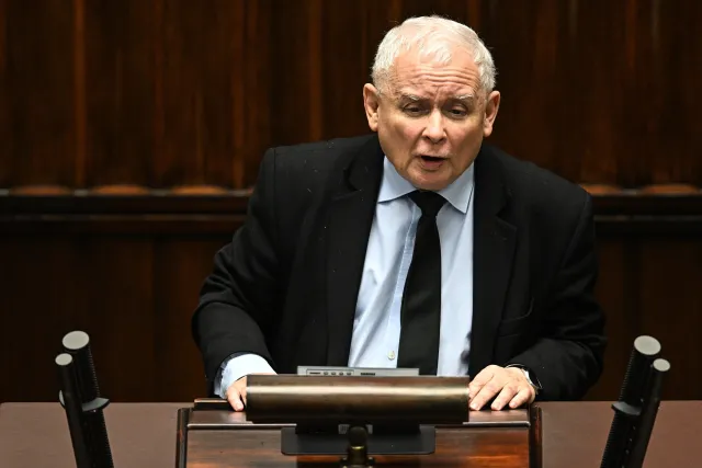 "Nie pozwolę, żeby lekarze byli szczuci". Kaczyński ukarany za słowa o torturach