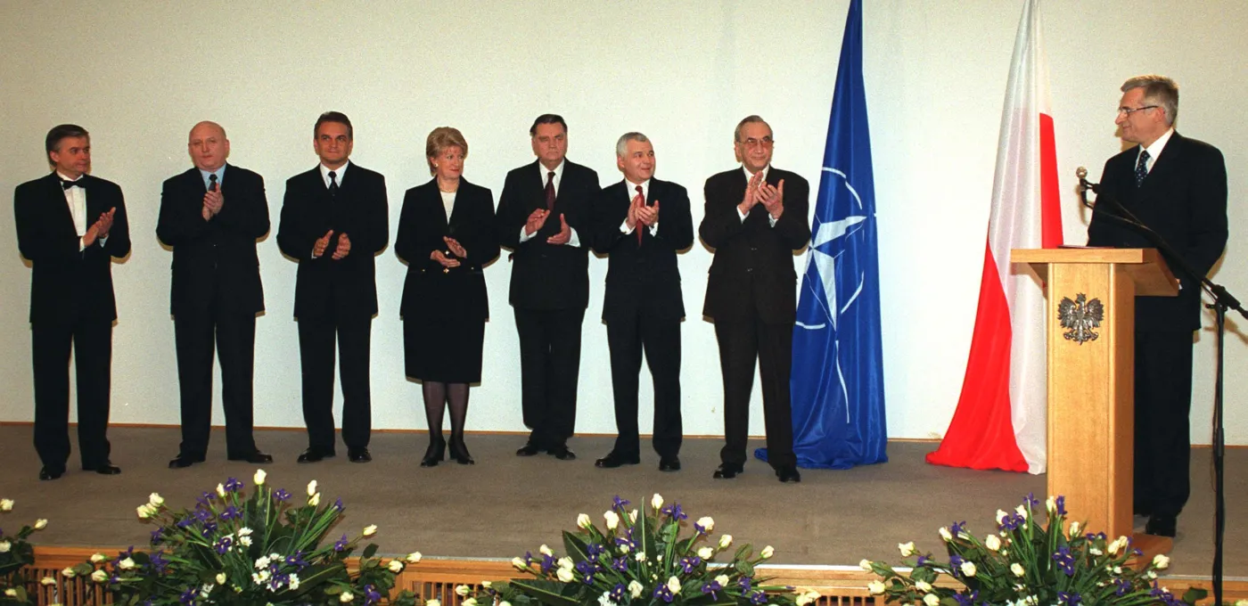 Buzek / Mazowiecki / Bielecki / Olszewski / Suchocka / Pawlak / Oleksy / Cimoszewicz.