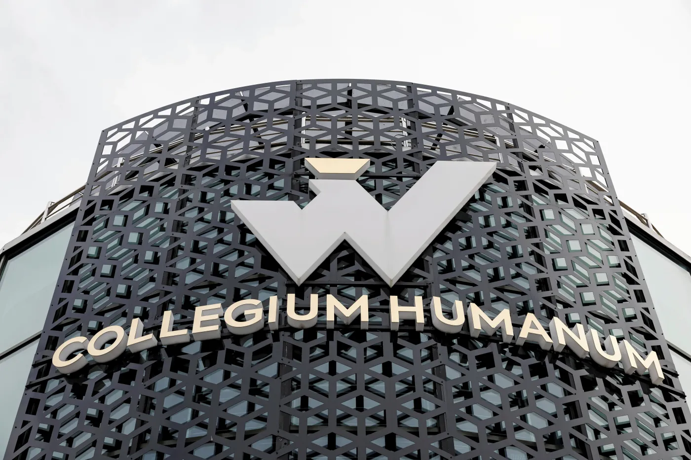 Afera Collegium Humanum. Śledczy interweniują w ochronie zdrowia