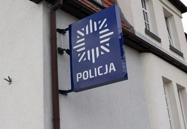 "Dzień dobry, jestem poszukiwany". W święta nagle ruszyło go sumienie...
