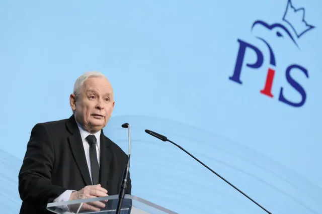 Zwrot na konferencji Kaczyńskiego. Sikorski w centrum wydarzeń
