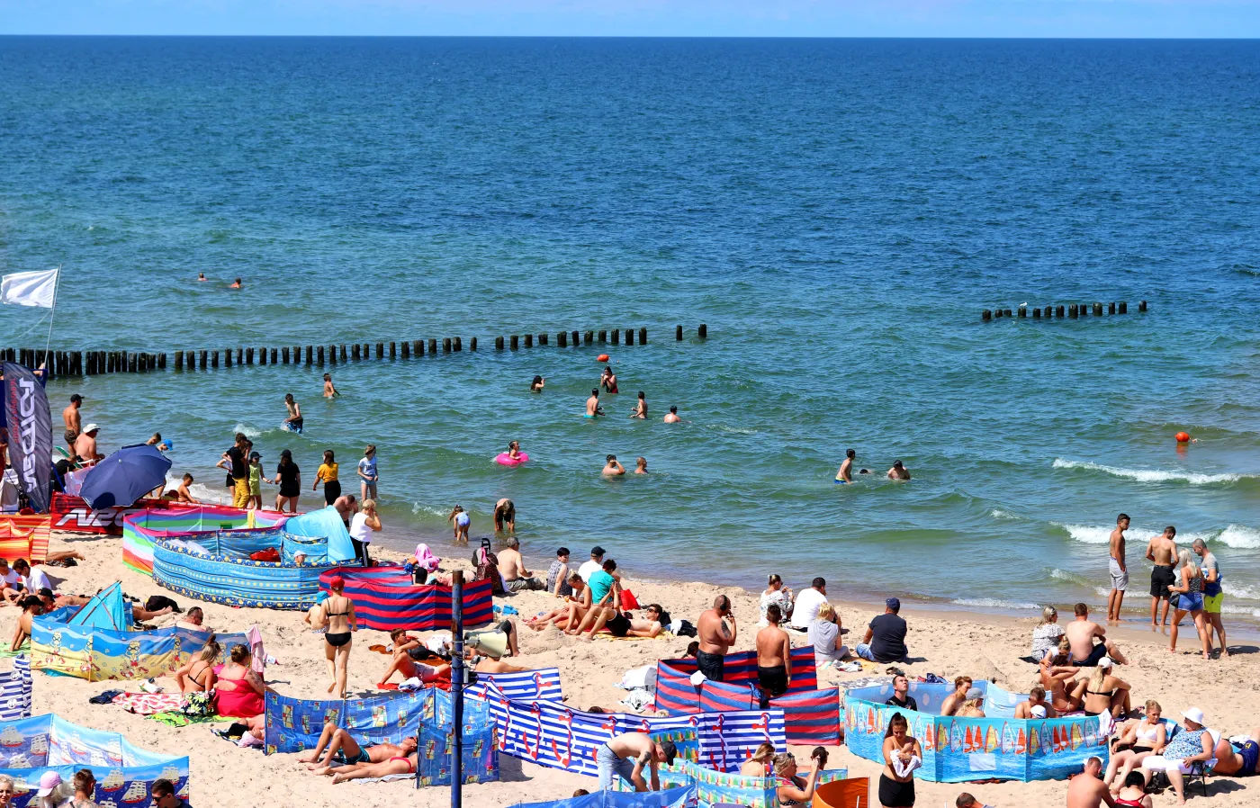 Za parawan na plaży można dostać mandat. Nawet 500 zł kary
