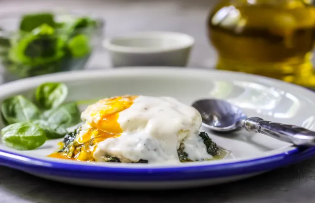 Jajka po florencku. Pyszne domowe śniadanie jak z najlepszej restauracji