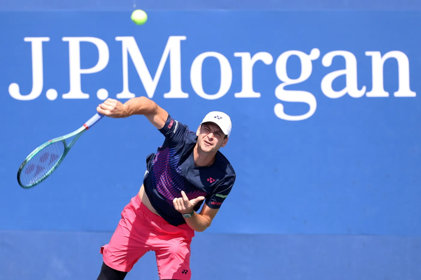 US Open. Hubert Hurkacz w 1. rundzie zaliczył dwa tie-breaki i aż 27 asów