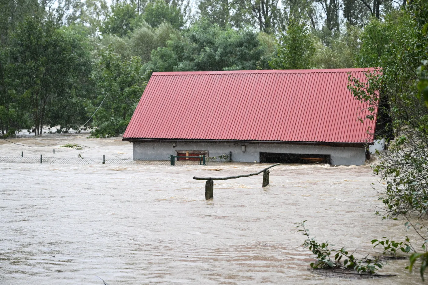 GOPR też walczy z powodzią. Ratownicy ewakuują ludzi
