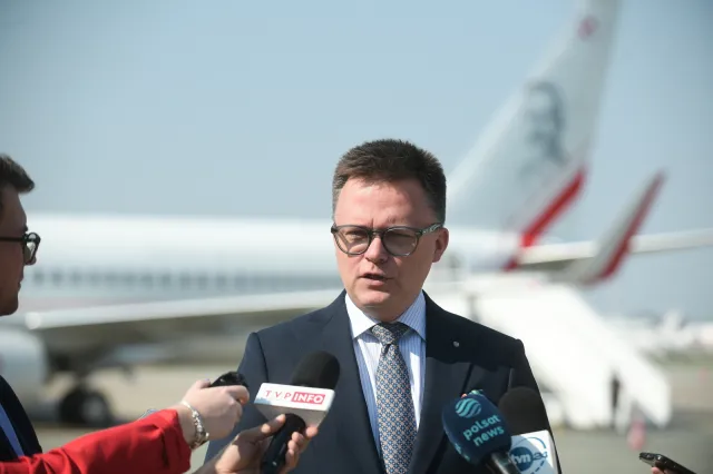 Spór o "pożyczki". Hołownia: To słowo nie powinno paść w kontekście powodzi, to była niezręczność komunikacyjna