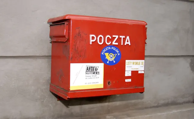 Coraz więcej kobiet wybiera zawód listonosza. "Dla nich ważne jest, że popołudnia mogą spędzić z rodziną"
