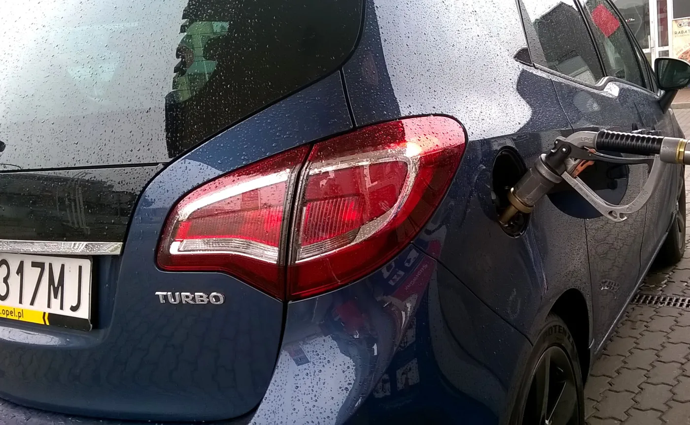 Diesel, benzyna czy LPG? Wady i zalety? Mechanicy nie pozostawiają złudzeń