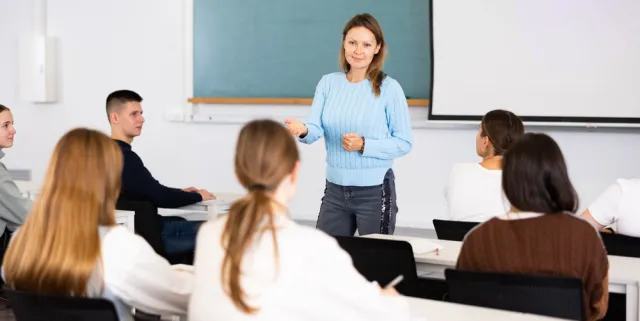 Ile wynosi świadczenie urlopowe dla nauczycieli? MEN wyjaśnia