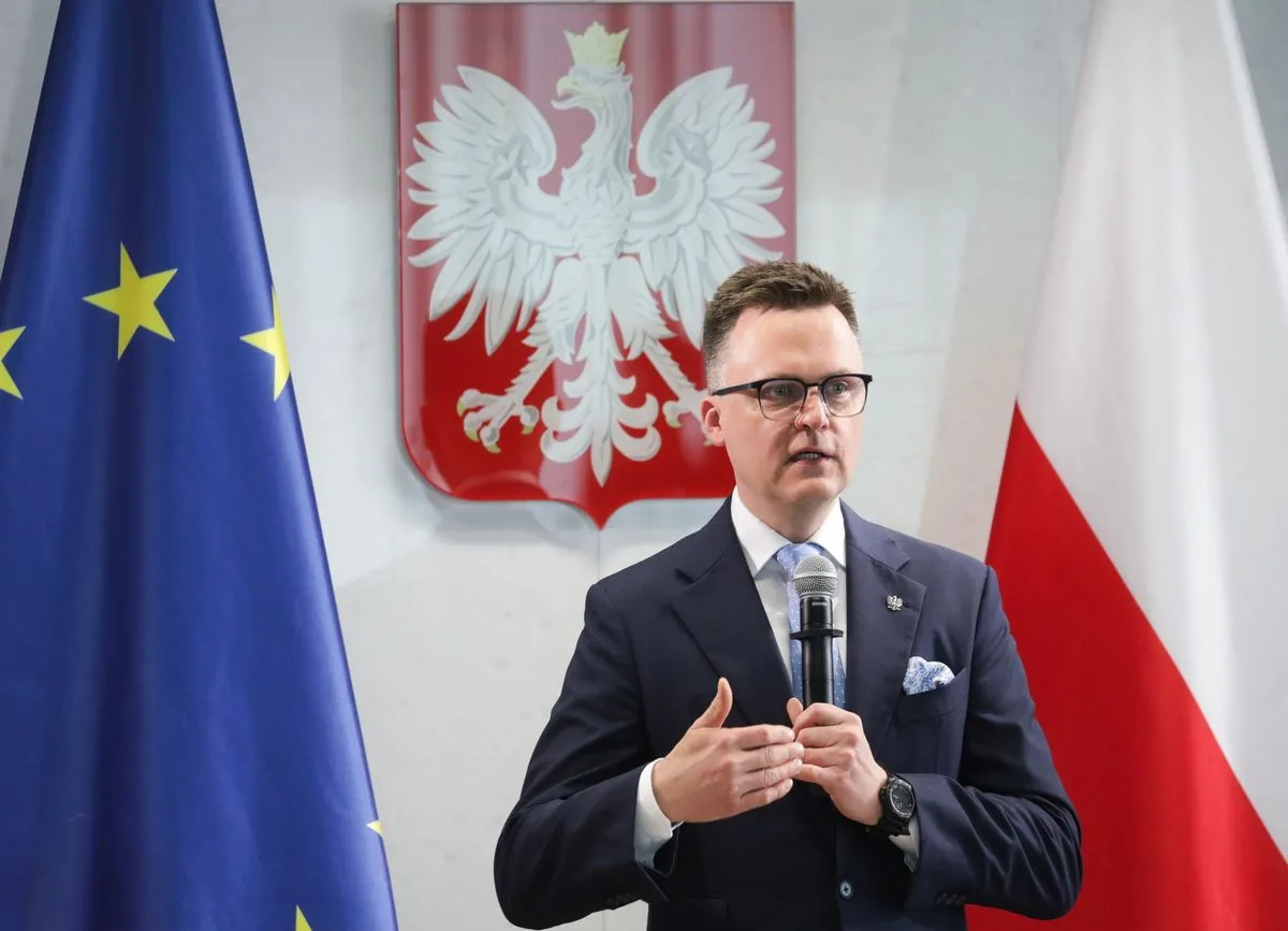 Hołownia tłumaczy się ze zdjęć w Watykanie. "Nie zrobiłem żadnego selfie"