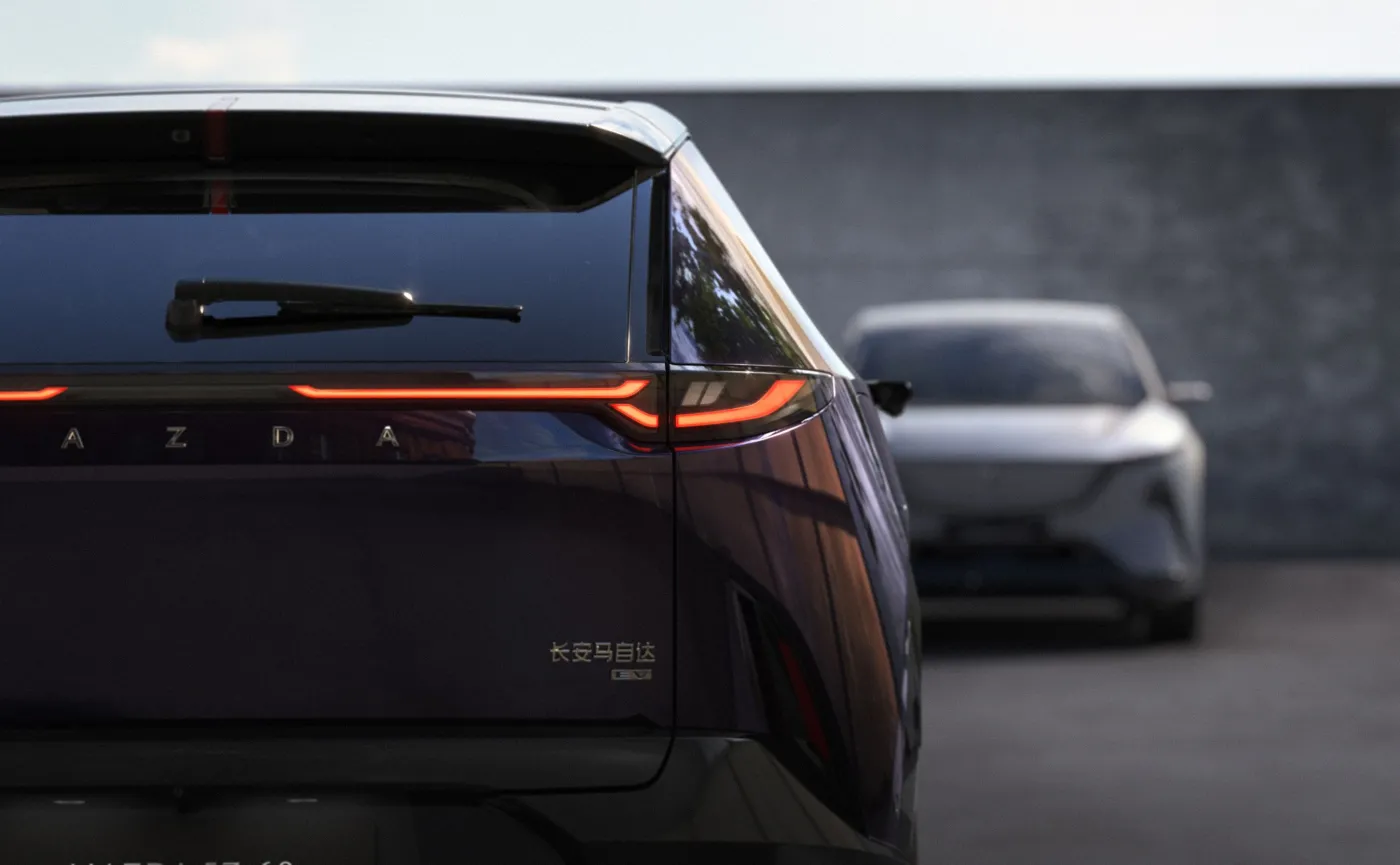 Nowa Mazda EZ-60