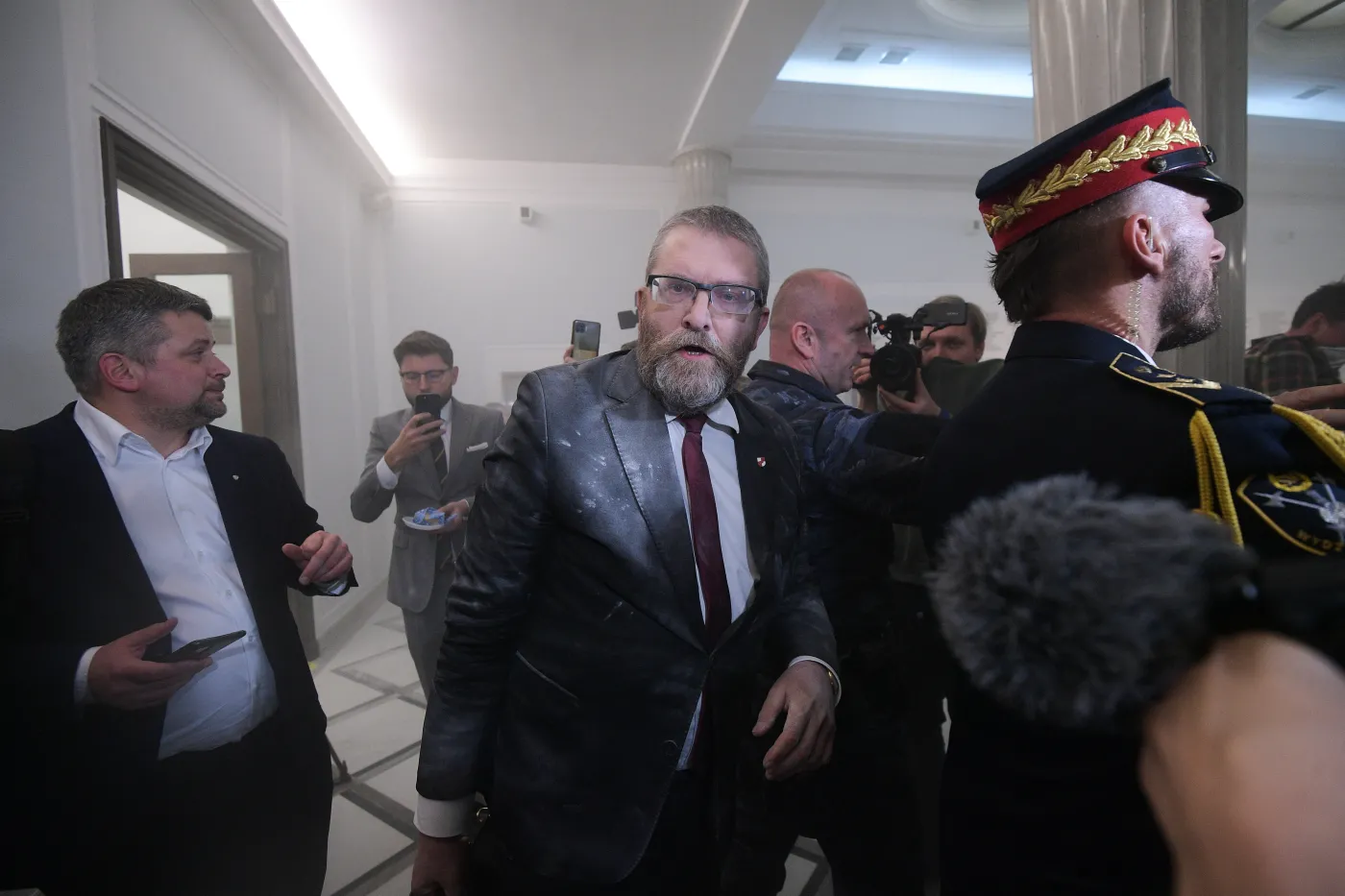"Front gaśnicowy" Grzegorza Brauna. Parlament Europejski podjął decyzję