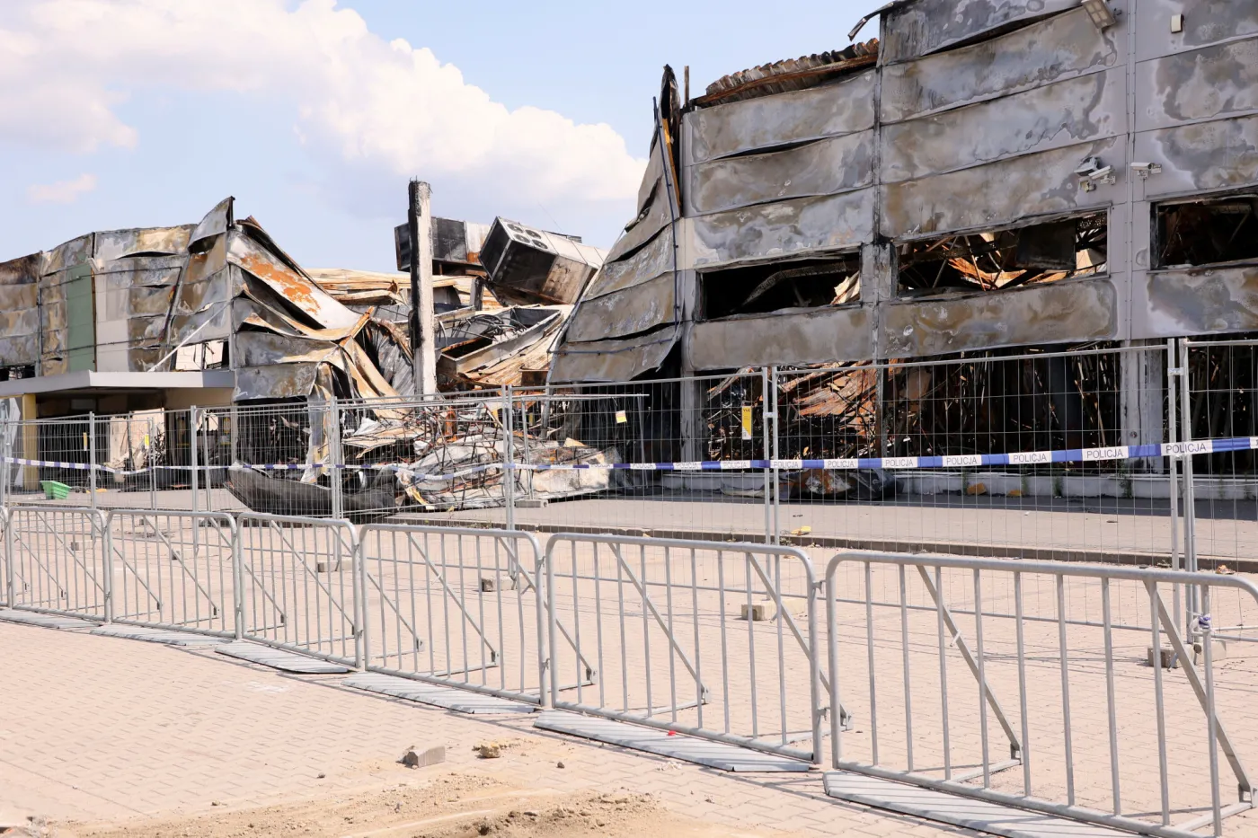 Hala Marywilska 44 w Warszawie spłonęła 12 maja 2024 r., ale przyczynę pożaru poznaliśmy dopiero rok później