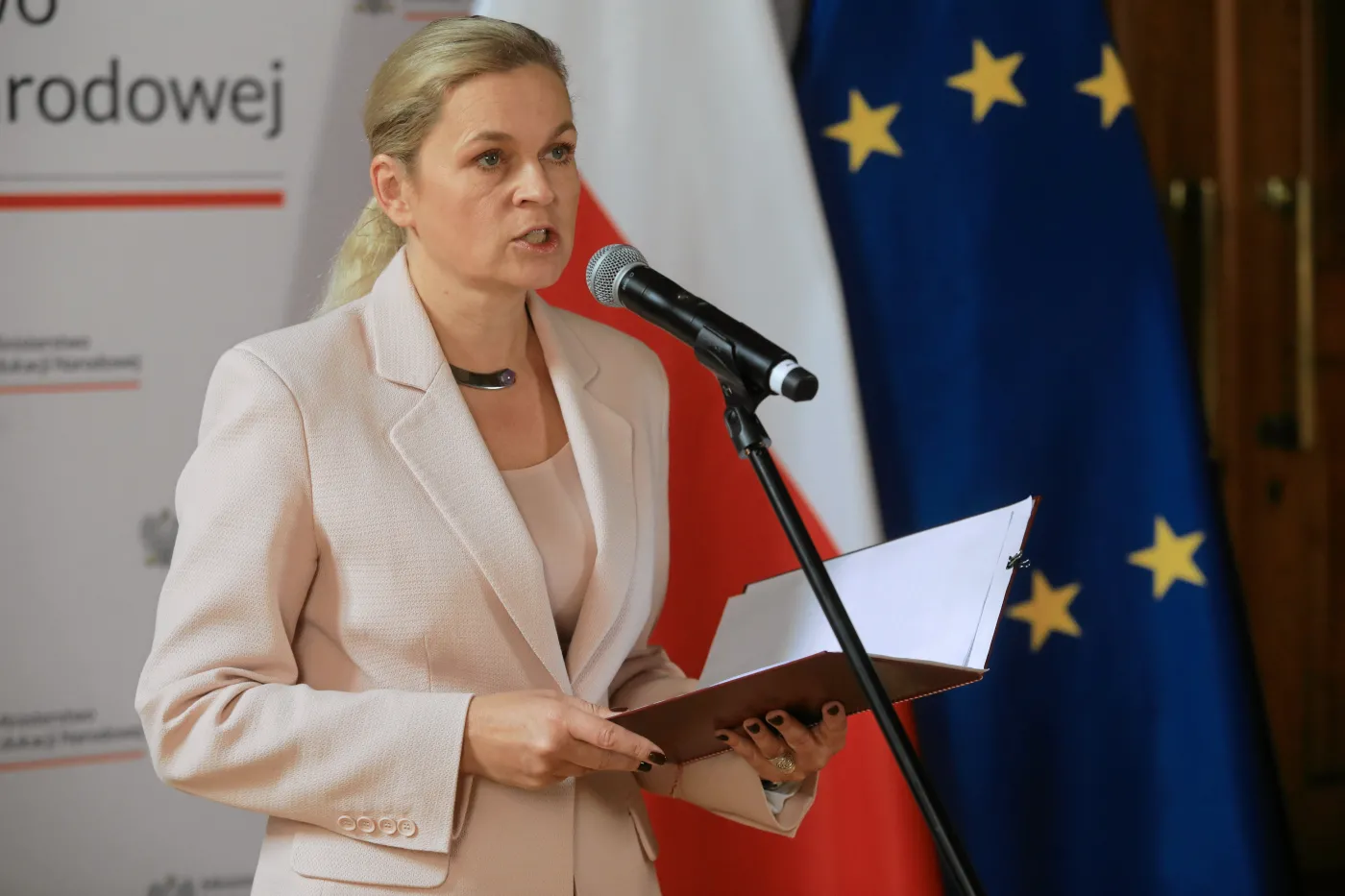 Nauczyciele tracą ważny przywilej. Związki walczą z "dyskryminacyjnym pomysłem" MEN