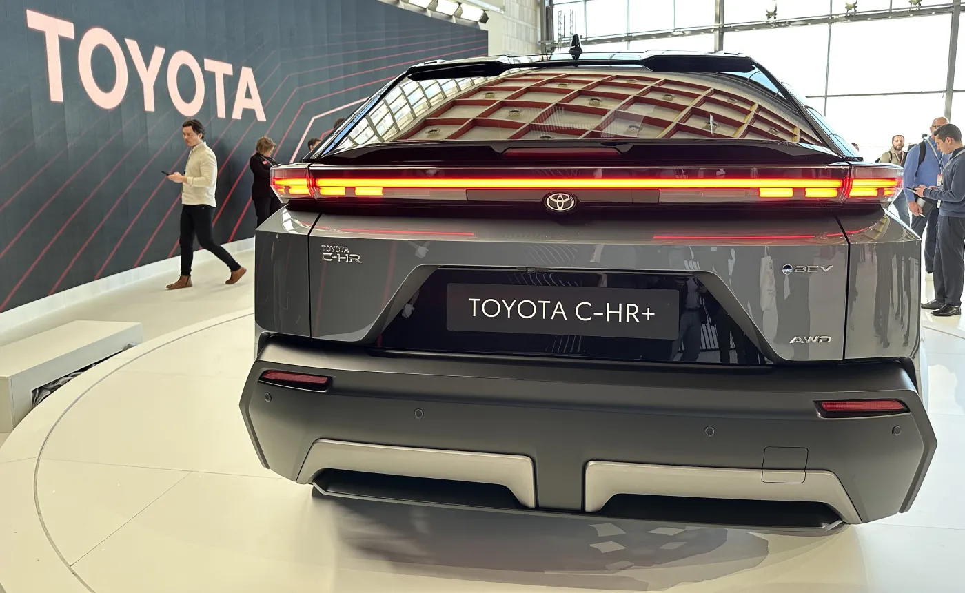 Nowa Toyota C-HR+