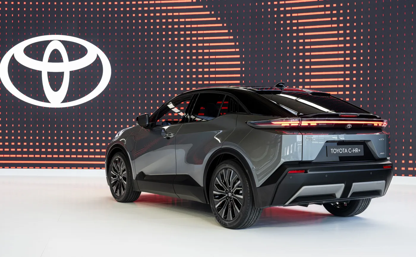 Nowa Toyota C-HR+