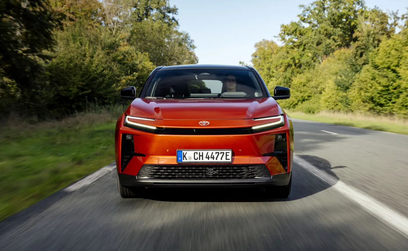 Nowa Toyota na rynku. Oto japońska rakieta dla dużej rodziny. Ile kosztuje?