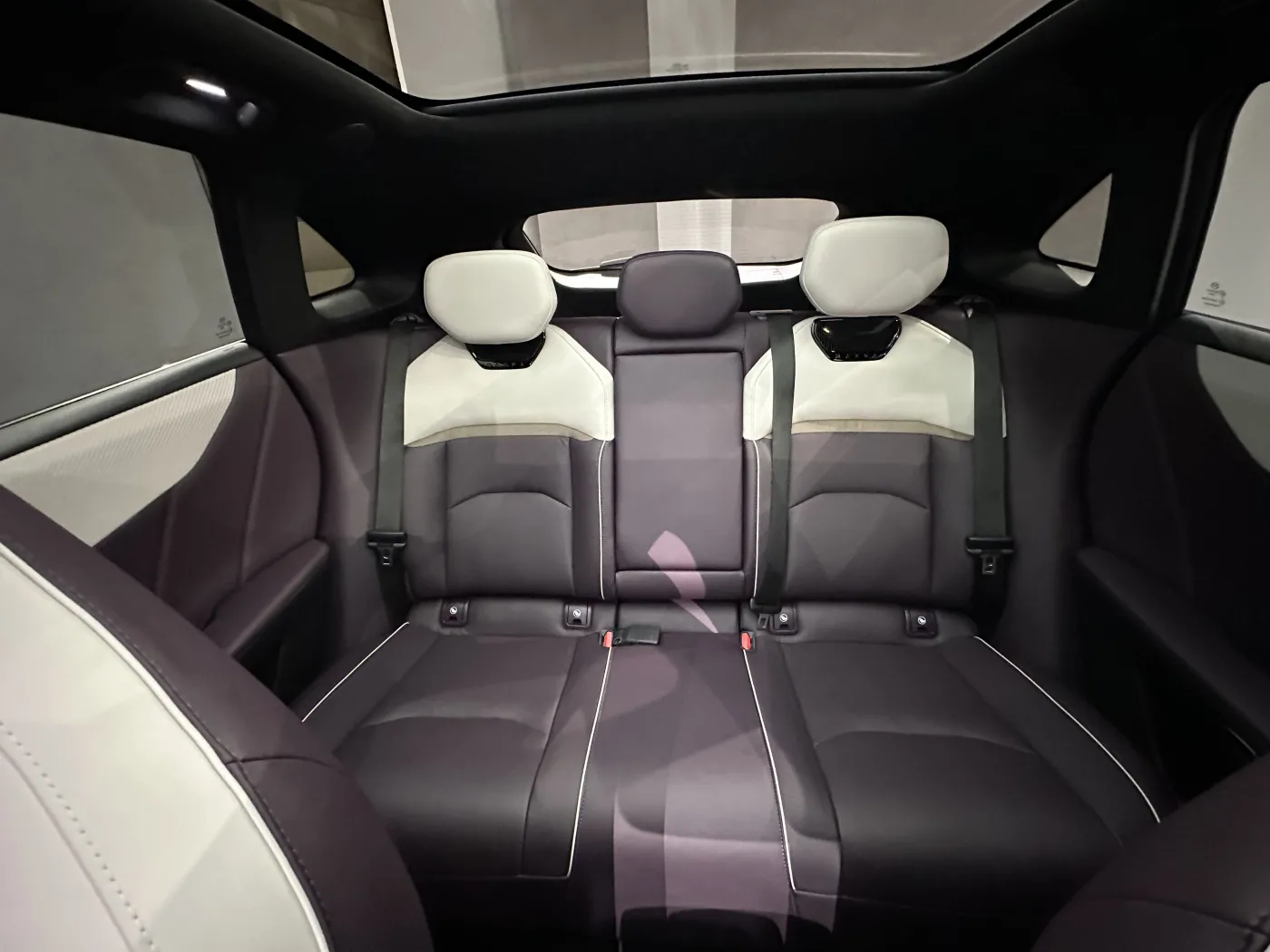 Nowa Mazda CX-6e