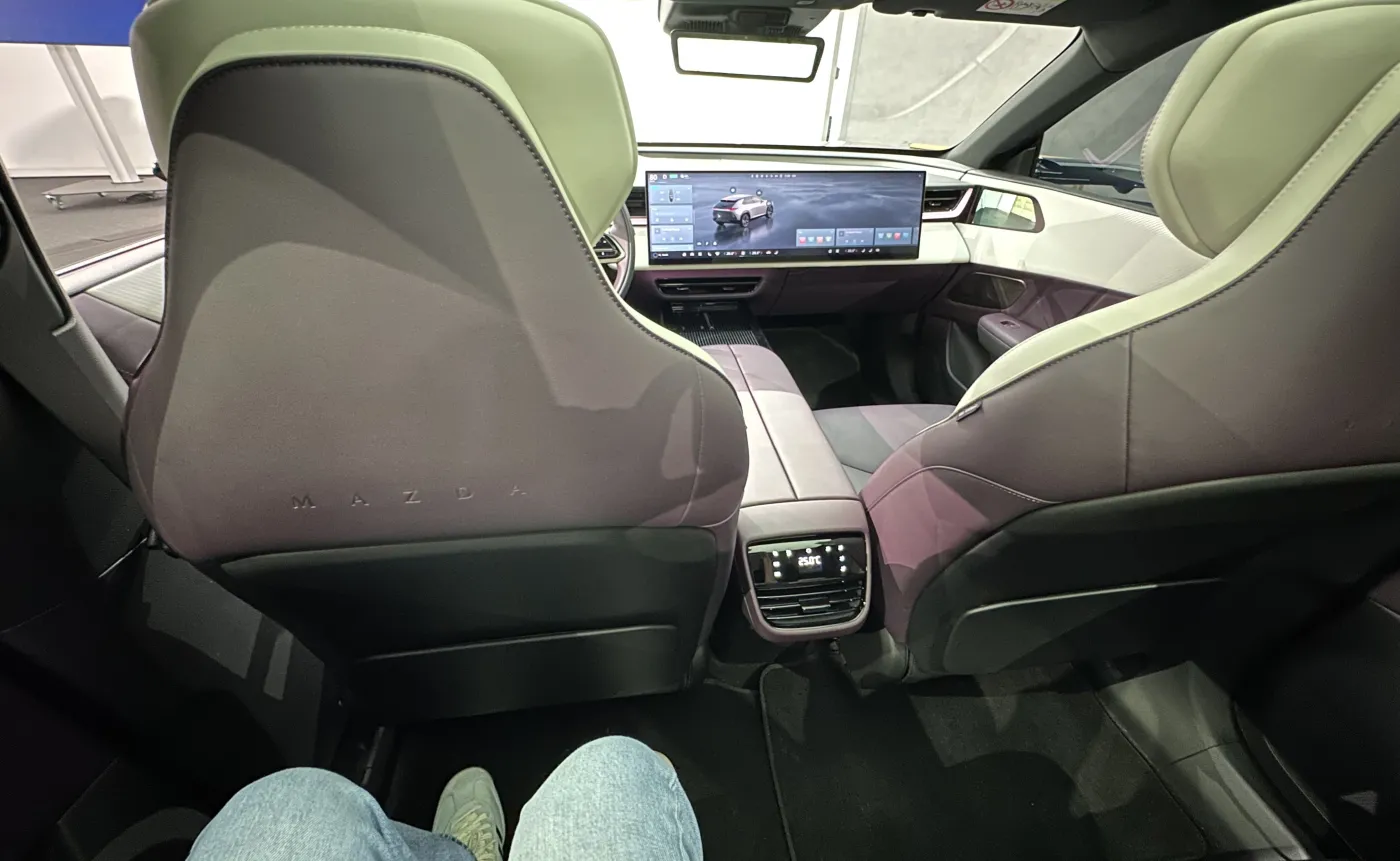 Nowa Mazda CX-6e