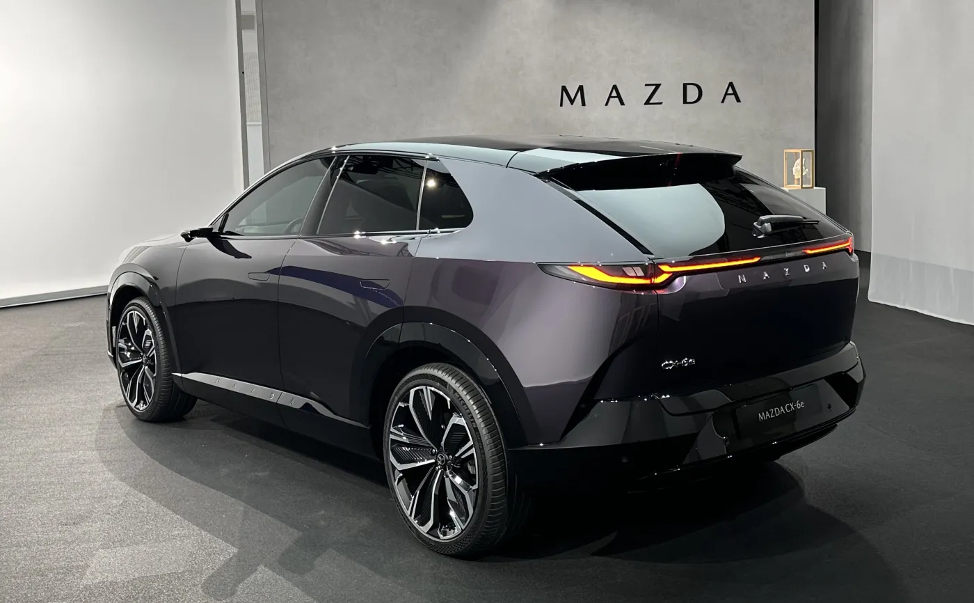 Nowa Mazda CX-6e