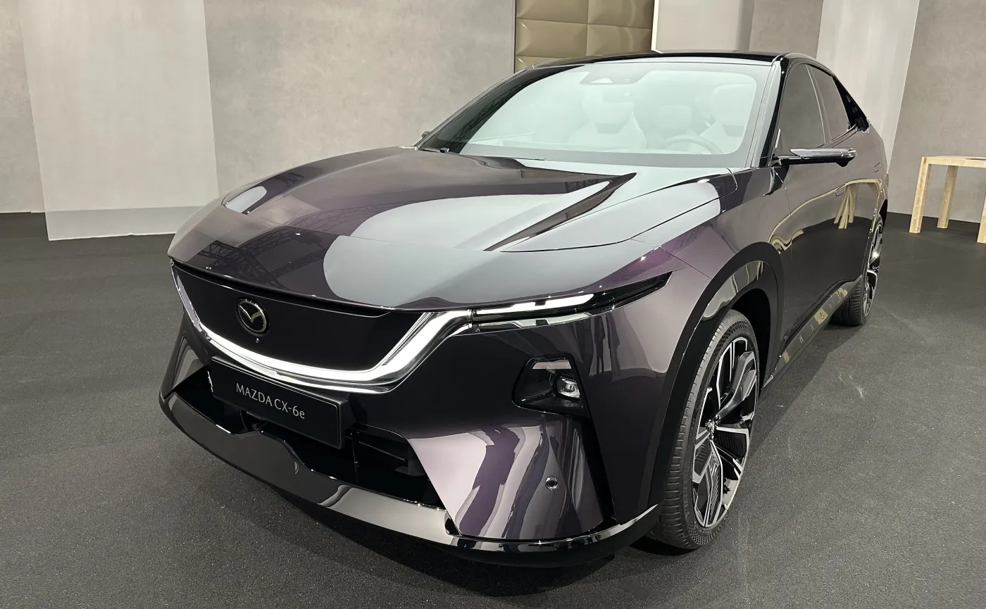 Nowa Mazda CX-6e