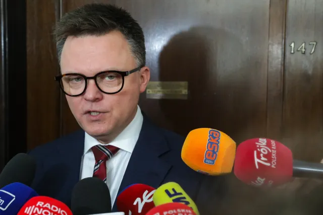 Wrze w Polsce 2050. Hołownia nie przebiera w słowach: Opamiętajcie się