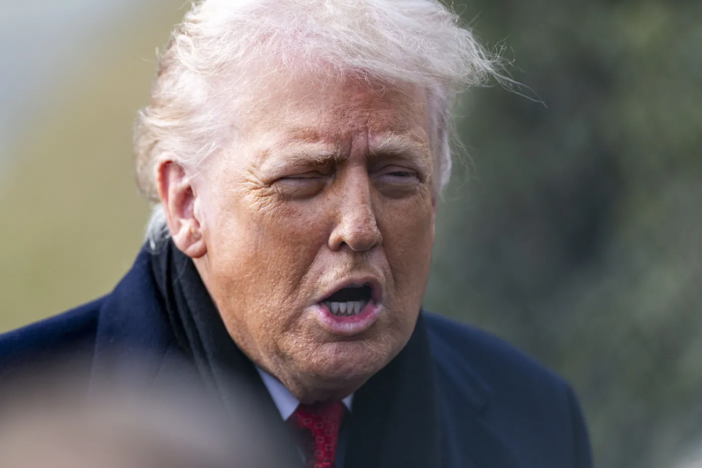 US President Trump departs the White House for the weekend in Florida
